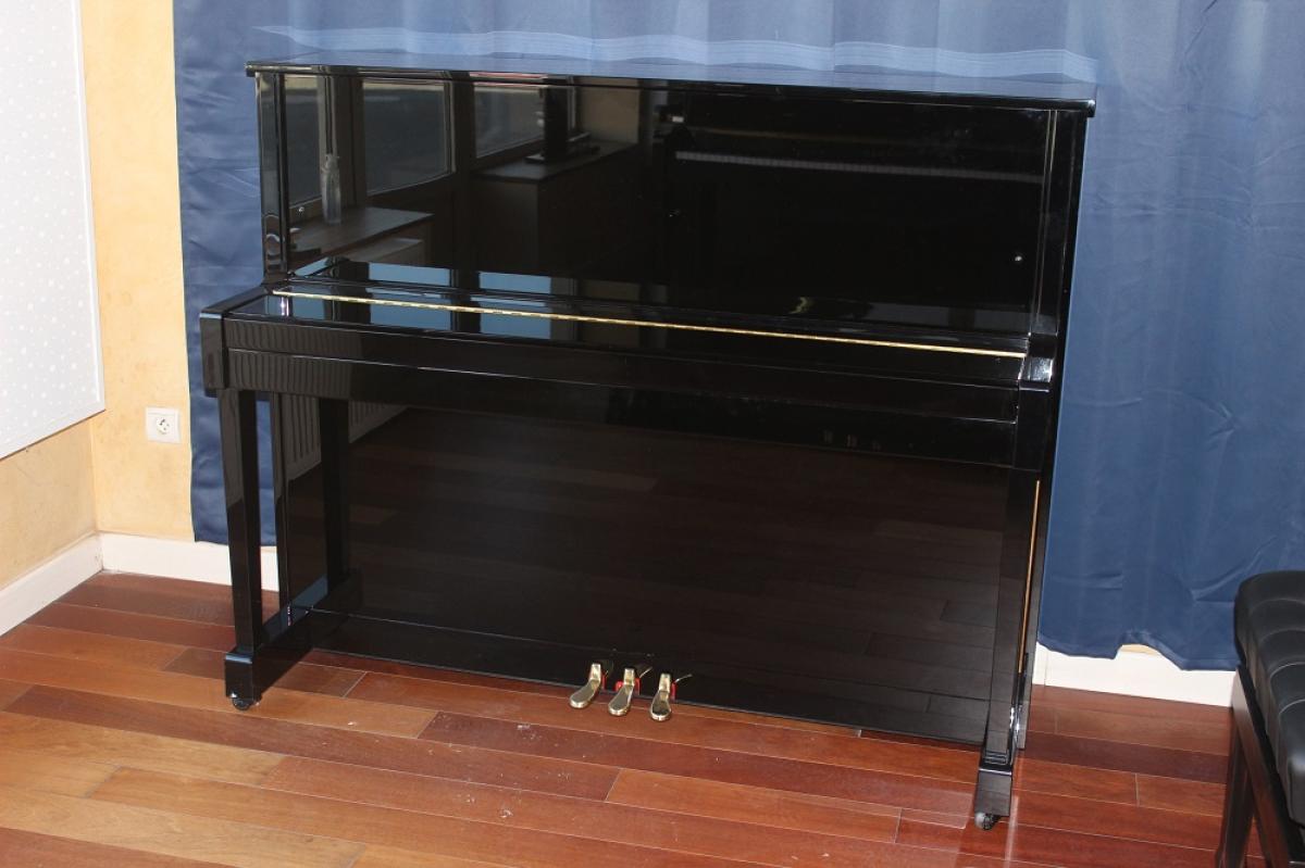 Kawai_K-25_laqué_noir