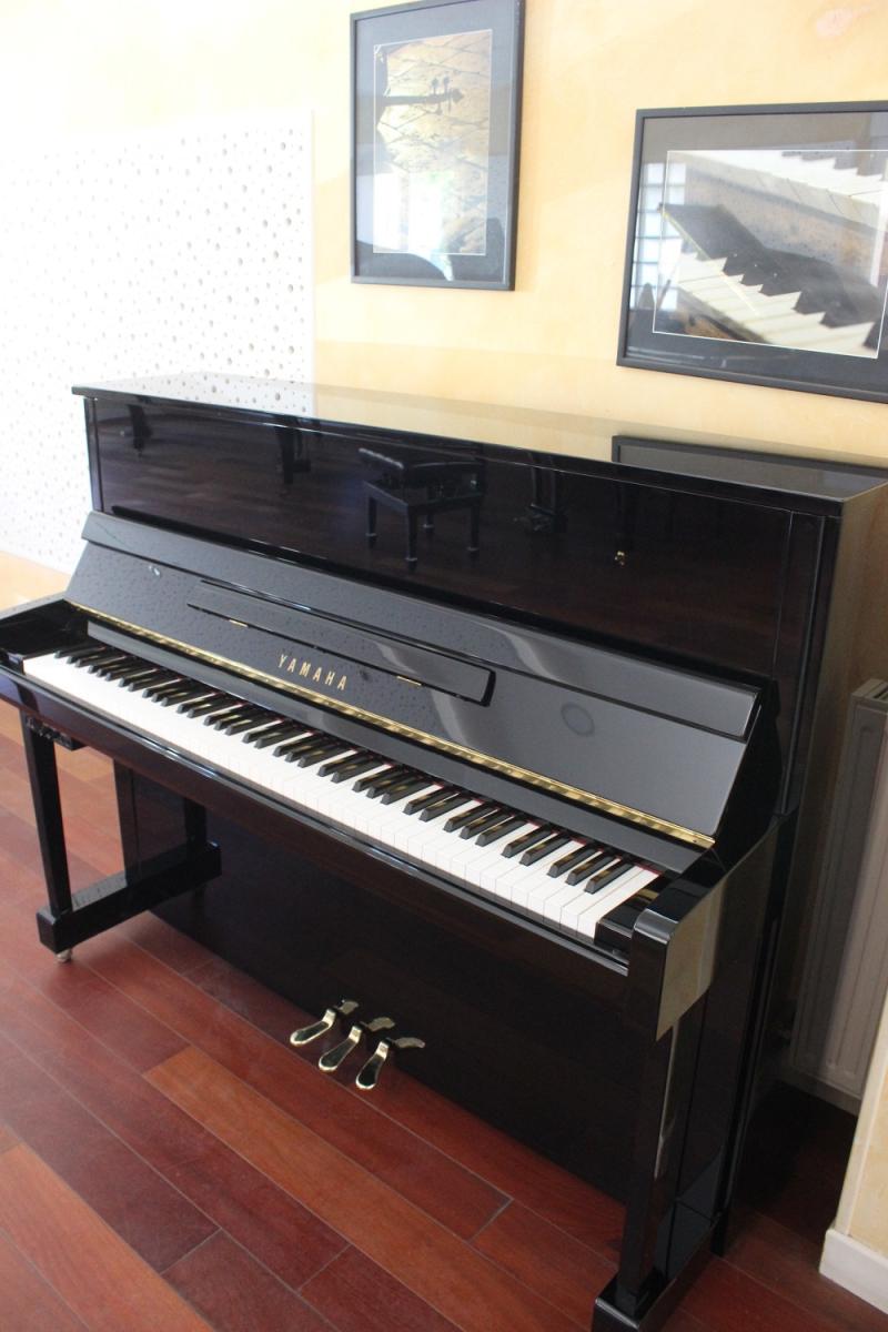 Yamaha_B3_Silent...